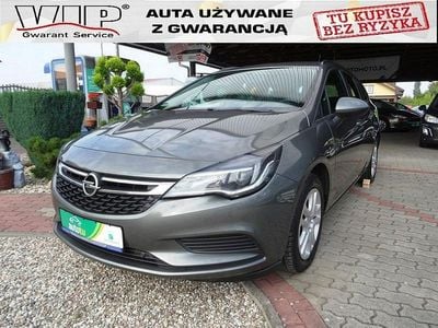 Beżowy Używany 2017 Opel Astra Enjoy Sedan/Limuzyna | 39 900 zł (Dość drogi)