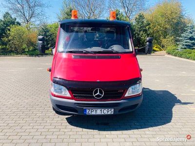 Czerwony Używany 2003 Mercedes Sprinter Van | 33 000 zł