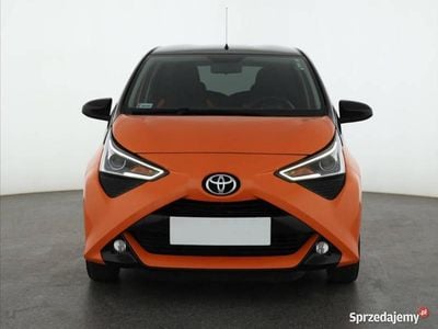 Używany Toyota Aygo 72 KM (52 kW) 2019 Pomarańczowy Hatchback