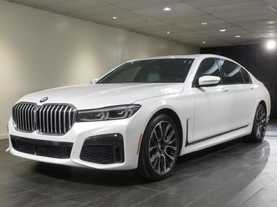 używany BMW 750 4.4dm 523KM 2021r. 57 388km