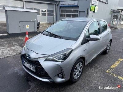 Używany Toyota Yaris Hybrid 2020 Srebrny Hatchback