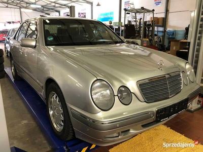 Mercedes E240