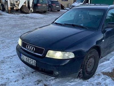 Granatowy Używany 1999 Audi A4 Kombi | 3000 zł (Dobra cena)