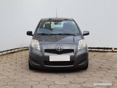 Szary Używany 2009 Toyota Yaris Hatchback | 13 999 zł (Uczciwa cena)