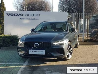 Używany Volvo V60 197 KM (144 kW) 2025 Niebieski Kombi
