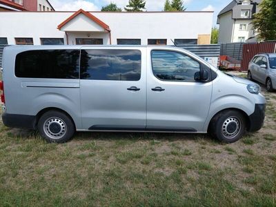 używany Peugeot Traveller 