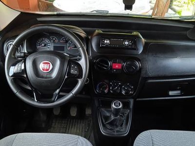 Używany Fiat Qubo Trekking 2016 Srebrny Minivan
