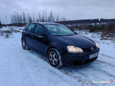 Czarny Używany 2004 VW Golf V Hatchback | 6100 zł (Uczciwa cena)