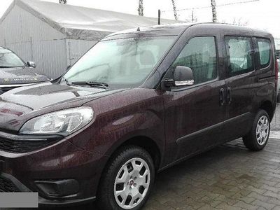 Brązowy (metalik) Używany 2017 Fiat Doblò Minivan | 65 900 zł