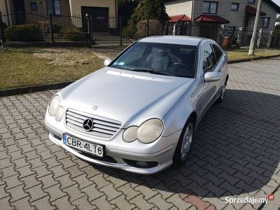 używany Mercedes C230 C230 kompresor Coupekompresor Coupe