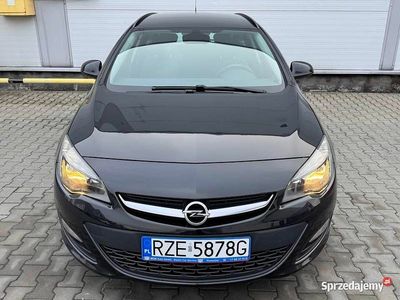 Czarny Używany 2014 Opel Astra Kombi | 29 900 zł (Uczciwa cena)