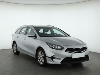Używany Kia Ceed 160 KM (117 kW) 2022 Srebrny Hatchback