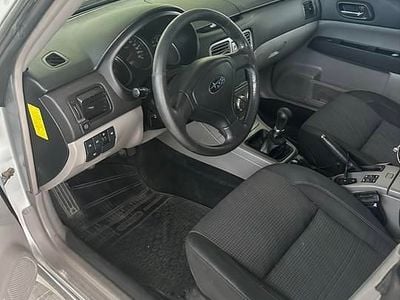Używany Subaru Forester 2004 Srebrny SUV