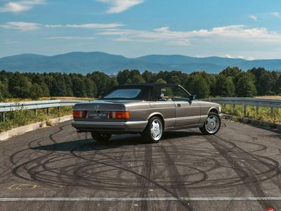 Używany 1988 Mercedes 500 Kabriolet | 259 000 zł