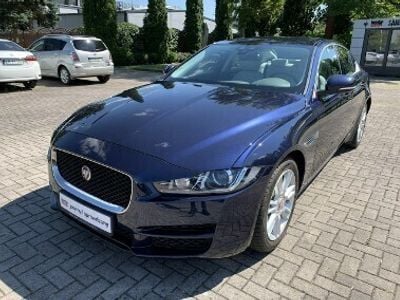 Używany Jaguar XE 180 KM (132 kW) 2017 Niebieski Sedan/Limuzyna