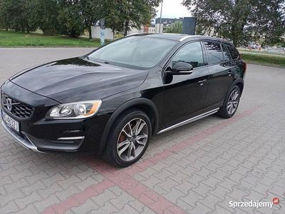 Czarny Używany 2016 Volvo V60 CC Kombi | 56 500 zł