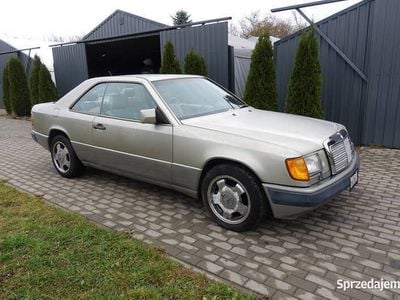 Używany Mercedes E300 1990 Złoty Coupe