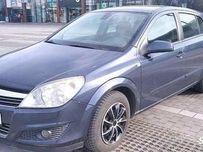Używany Opel Astra Cosmo 2009 Grafitowy Hatchback