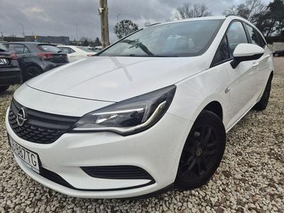 Używany Opel Astra 105 KM (77 kW) 2016 Biały Kombi