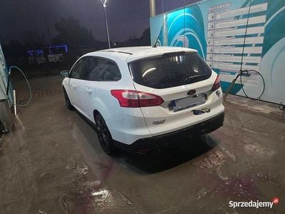 Używany Ford Focus 95 KM (69 kW) 2011 Biały Kombi