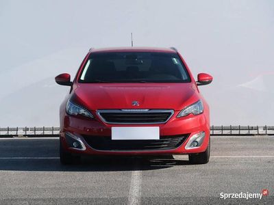 Używany Peugeot 308 2016 Czerwony Kombi