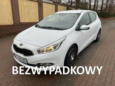 Biały Używany 2014 Kia Ceed Hatchback | 35 900 zł (Dość drogi)