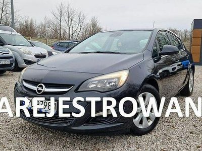 Czarny (metalik) Używany 2014 Opel Astra Hatchback | 27 900 zł (Dobra cena)