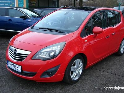 Czerwony Używany 2011 Opel Meriva Minivan | 19 900 zł (Dość drogi)