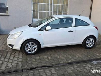 Używany Opel Corsa 60 KM (44 kW) 2009 Biały Hatchback