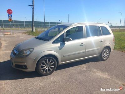 używany Opel Zafira B 1.8