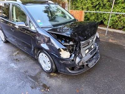 używany VW Touran III 2.0 TDI 140KM Trendline 2009r