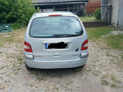Srebrny Używany 2002 Renault Scénic Minivan | 4300 zł (Dość drogi)