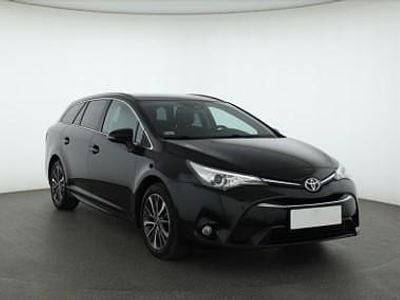 Używany Toyota Avensis 143 KM (105 kW) 2017 Czarny Kombi