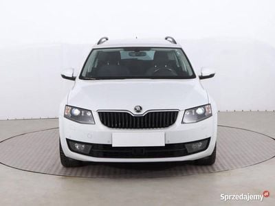 Biały Używany 2017 Skoda Octavia Kombi | 49 999 zł (Dobra cena)