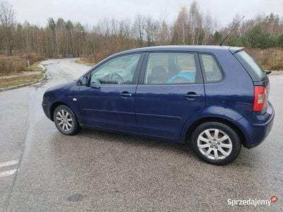 Używany VW Polo 2004 Granatowy Sedan/Limuzyna