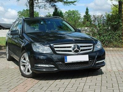 Czarny (metalik) Używany 2012 Mercedes C250 Kombi | 45 900 zł