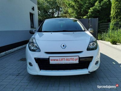 używany Renault Clio 1.6dm 128KM 2009r. 218 000km