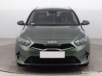 Zielony Używany 2022 Kia Ceed Hatchback | 75 999 zł (Uczciwa cena)