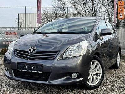Szary Używany 2010 Toyota Verso Minivan | 18 500 zł (Uczciwa cena)