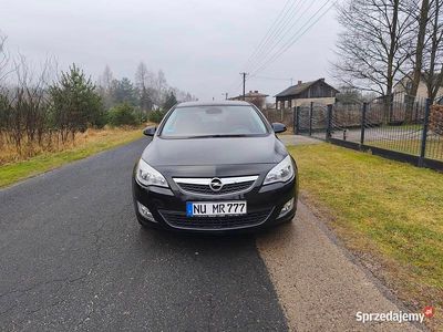 Czarny Używany 2011 Opel Astra Hatchback | 16 500 zł (Dobra cena)
