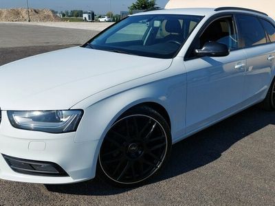 używany Audi A4 2.0 177ps Alusy 19 Klimatronic Tempomat Xenon LED LIFT Biala Perla