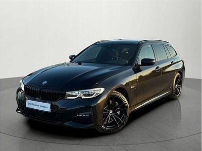Czarny szafir metalizowany Używany 2022 BMW 330e Shadowline Kombi | 149 900 zł