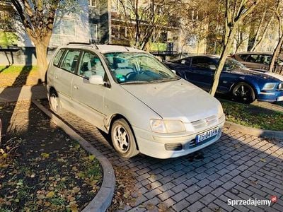 Srebrny Używany 2002 Mitsubishi Space Star Minivan | 4900 zł (Dość drogi)
