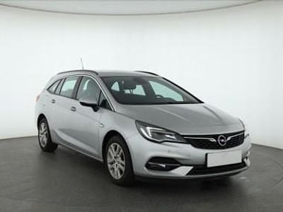 Używany Opel Astra 105 KM (77 kW) 2019 Srebrny Kombi