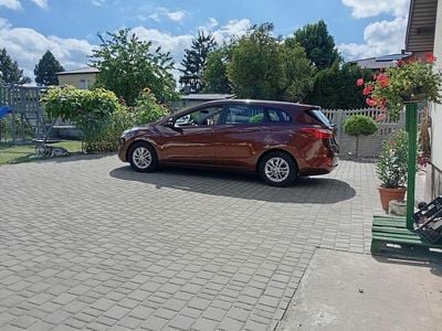 Używany Hyundai i30 2013 Brązowobeżowy Kombi