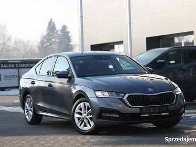 Srebrny Używany 2022 Skoda Octavia Ambition Hatchback | 65 900 zł (Uczciwa cena)