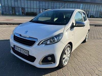 Używany Peugeot 108 72 KM (52 kW) 2019 Biały Sedan/Limuzyna
