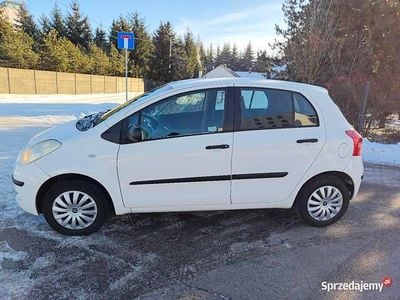 Biały Używany 2006 Toyota Yaris Hatchback | 9900 zł (Uczciwa cena)
