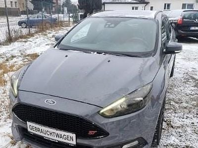 Szary Używany 2017 Ford Focus ST Kombi | 55 000 zł (Dość drogi)