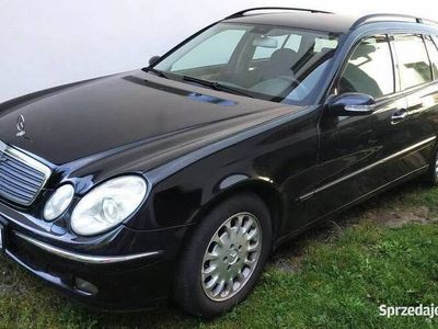 Używany Mercedes E220 Elegance 150 KM (110 kW) 2005 Czarny Sedan/Limuzyna
